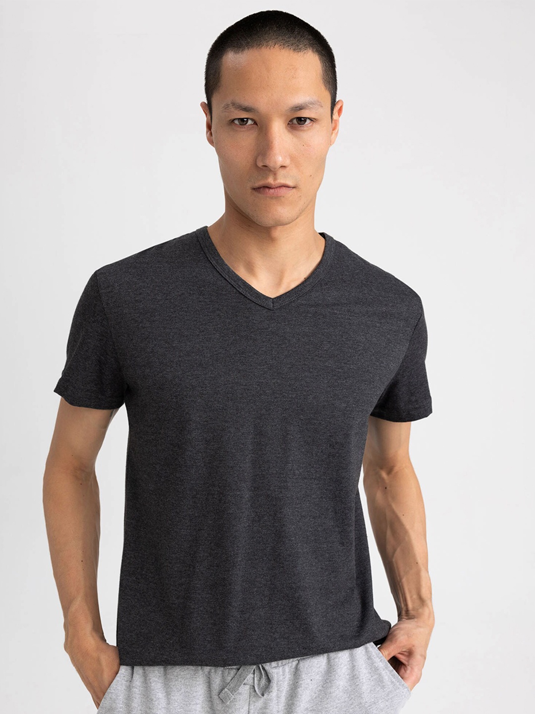 

DeFacto V-Neck Short Sleeves T-shirt, Charcoal