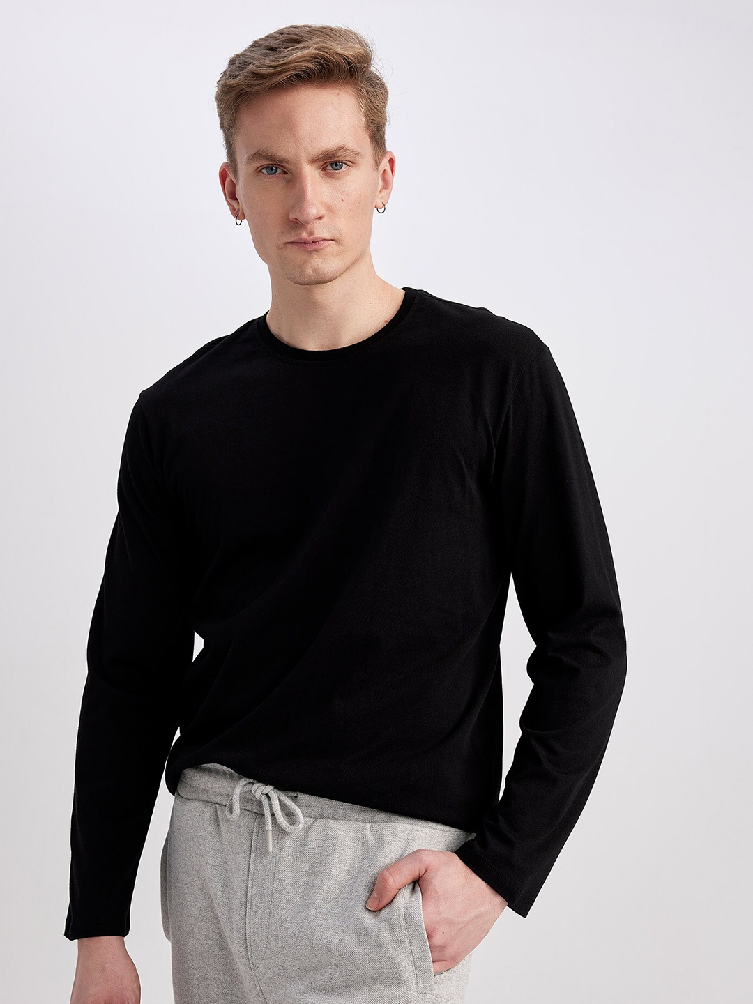 

DeFacto Round Neck Pure Cotton T-shirt, Black