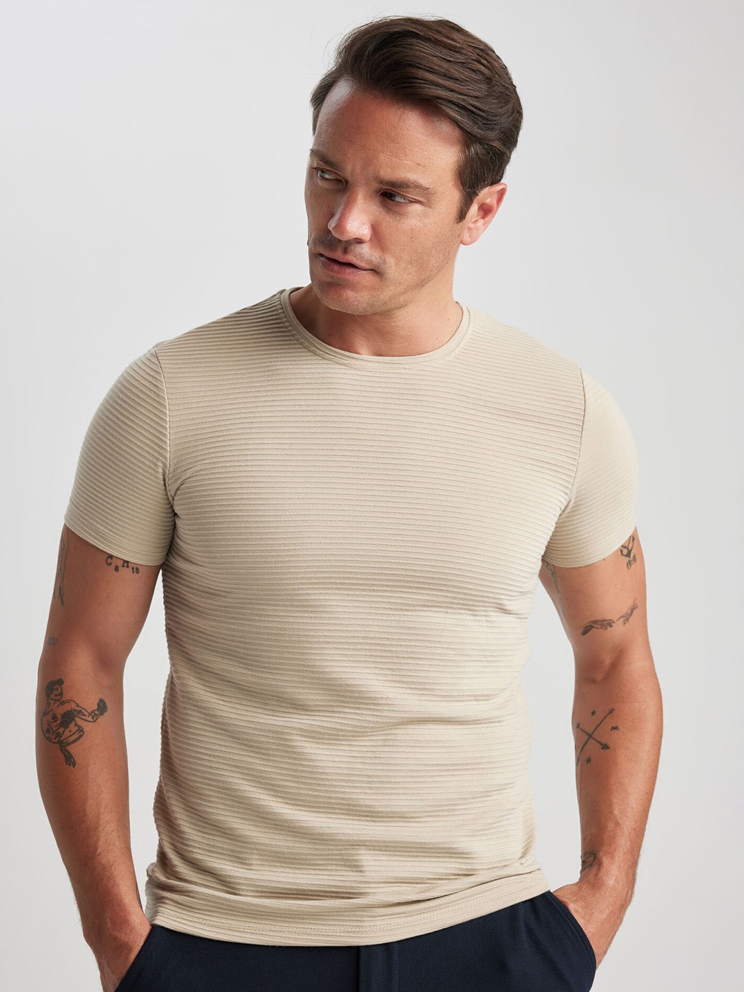 

DeFacto Men Striped Round Neck T-Shirt, Beige