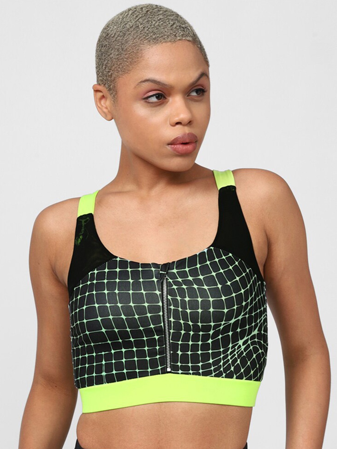 

FOREVER 21 Black Checked Non-Wired Non-Padded Seamless Workout Bra with All Day Comfort