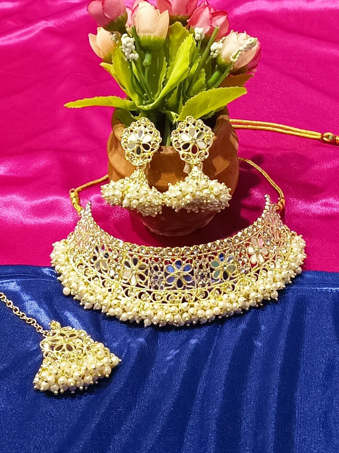 

FEMMIBELLA Gold-Plated Necklace and Earrings With Maang Tika