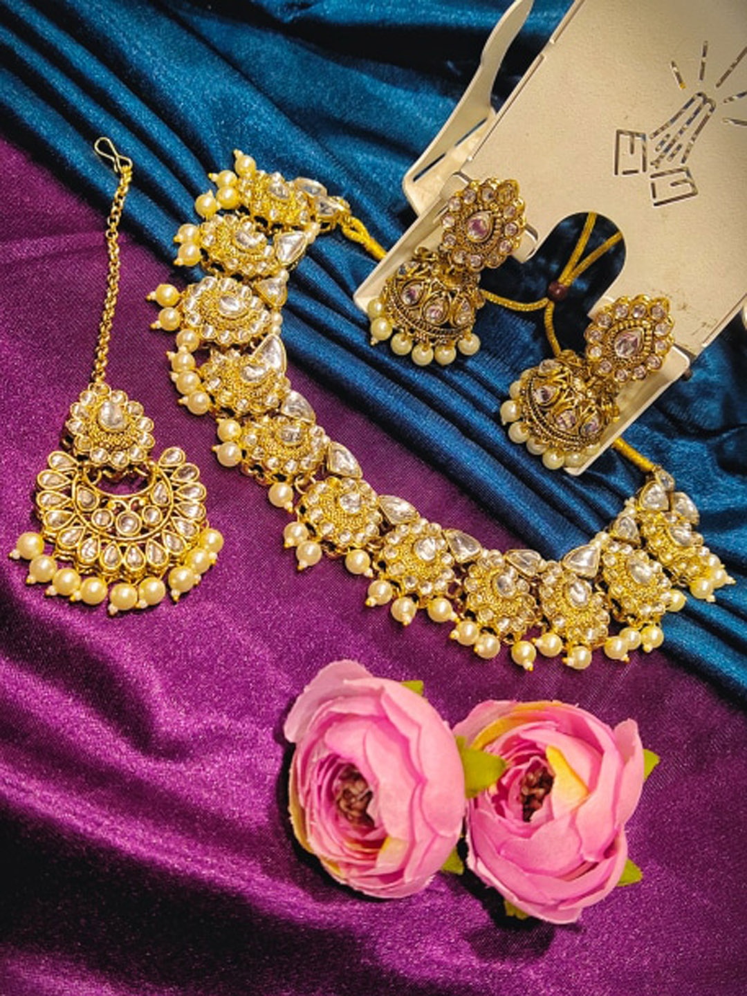 

FEMMIBELLA Gold-Plated Necklace and Earrings With Maang Tika