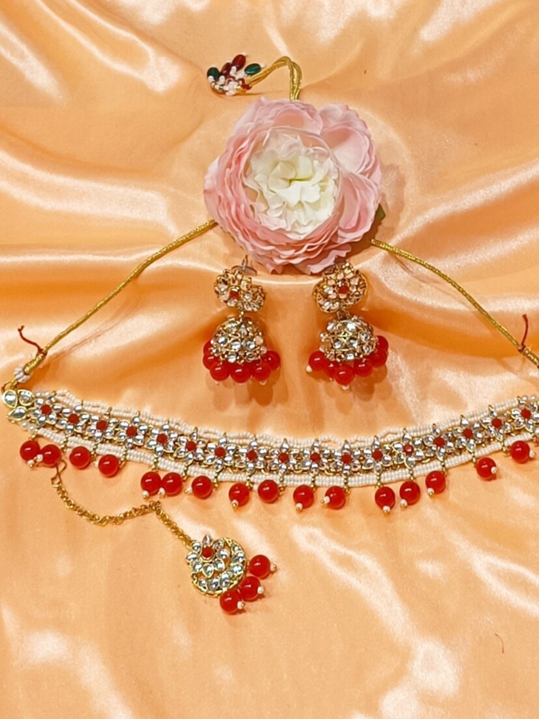 

FEMMIBELLA Gold-Plated Kundan Studded & Beaded Choker Jewellery Set