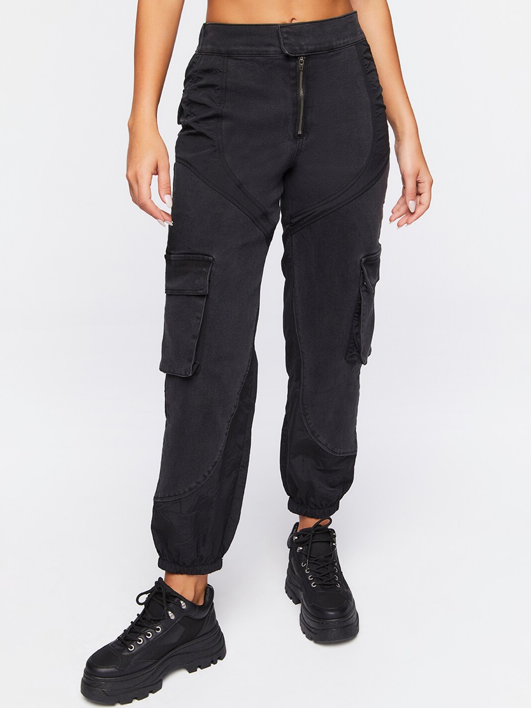 

FOREVER 21 Women Black Mid Rise Clean Look Jeans