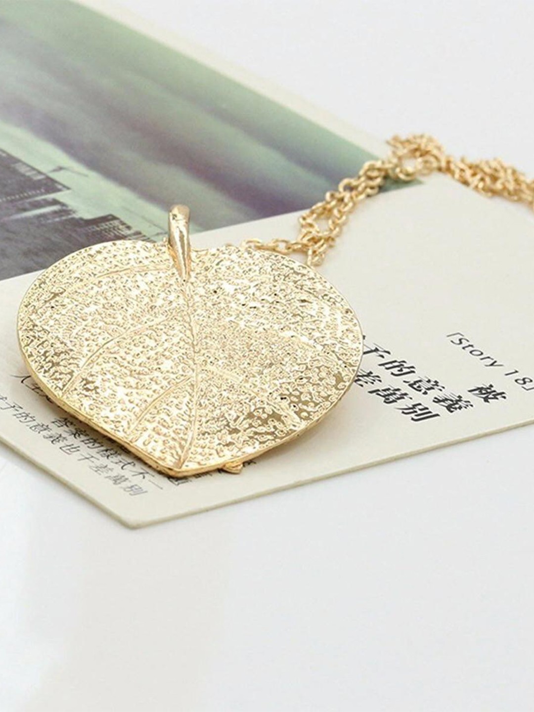 

MYKI Leaf Design Gold Plated Long Chain With Pendant