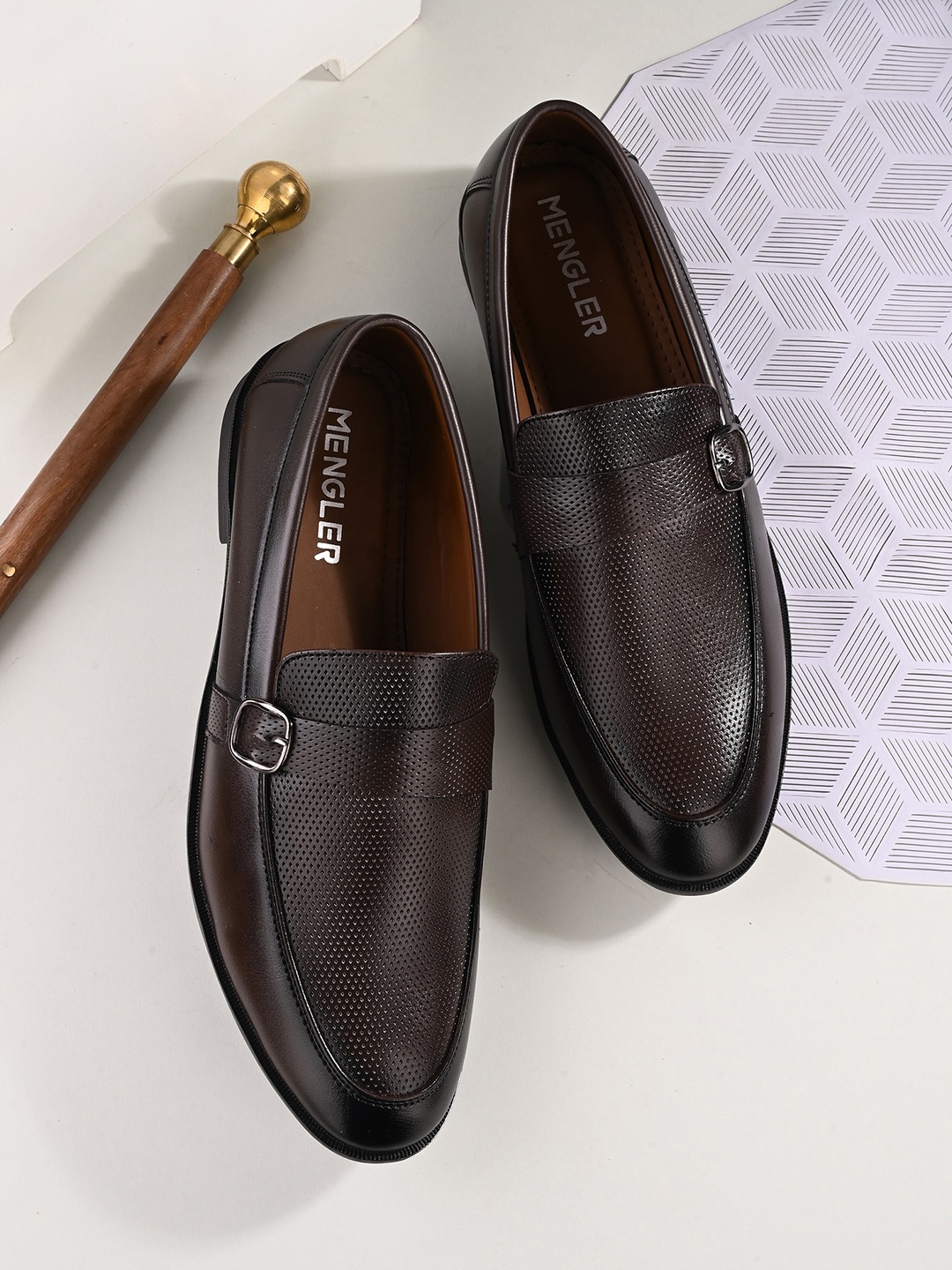 

MENGLER Men Textured Formal Loafers With Buckle Detail, Brown