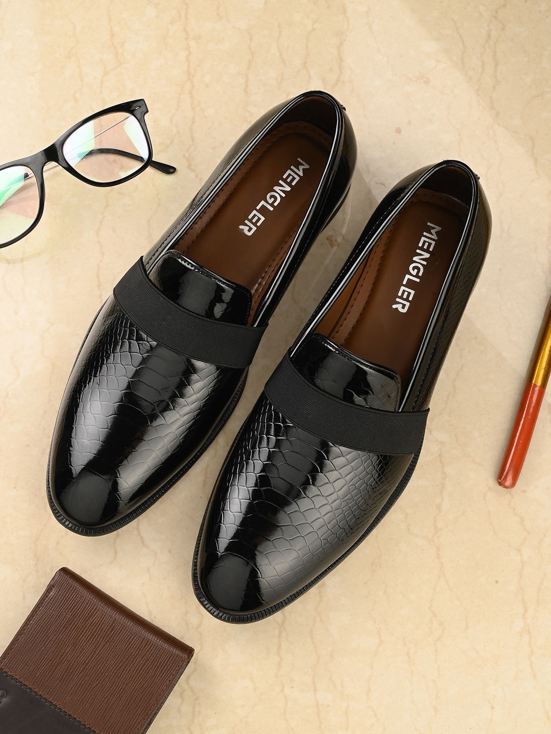 

MENGLER Men Textured Formal Loafers, Black