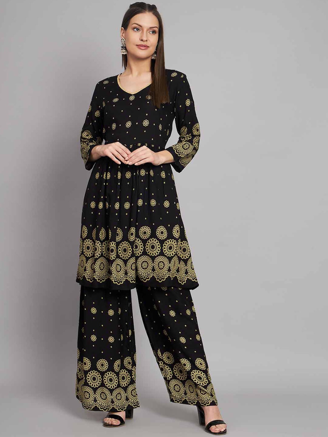 

Nehamta Ethnic Motifs Printed A-Line Kurta with Palazzos, Black