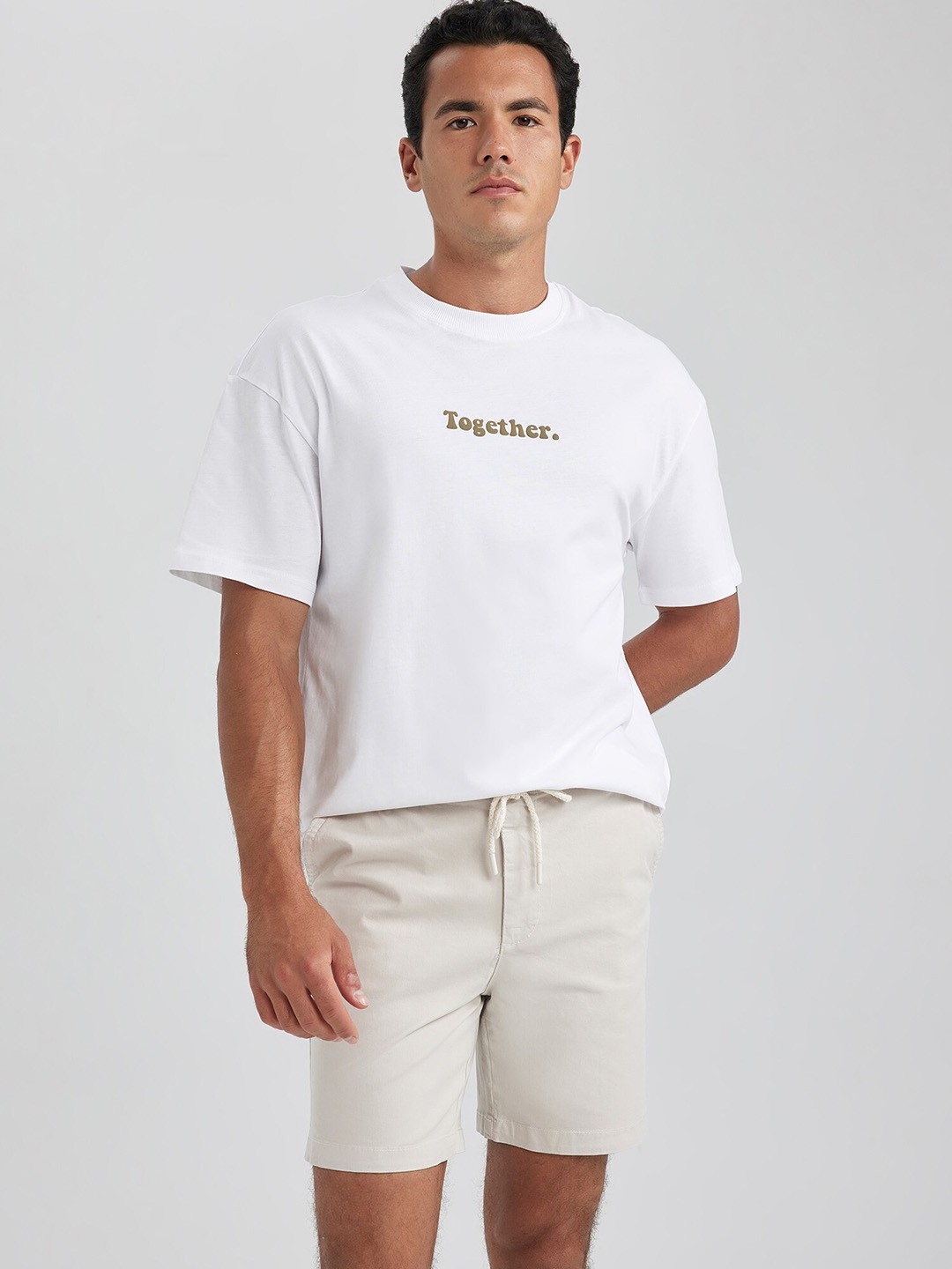 

DeFacto Men Mid-Rise Regular Shorts, Off white
