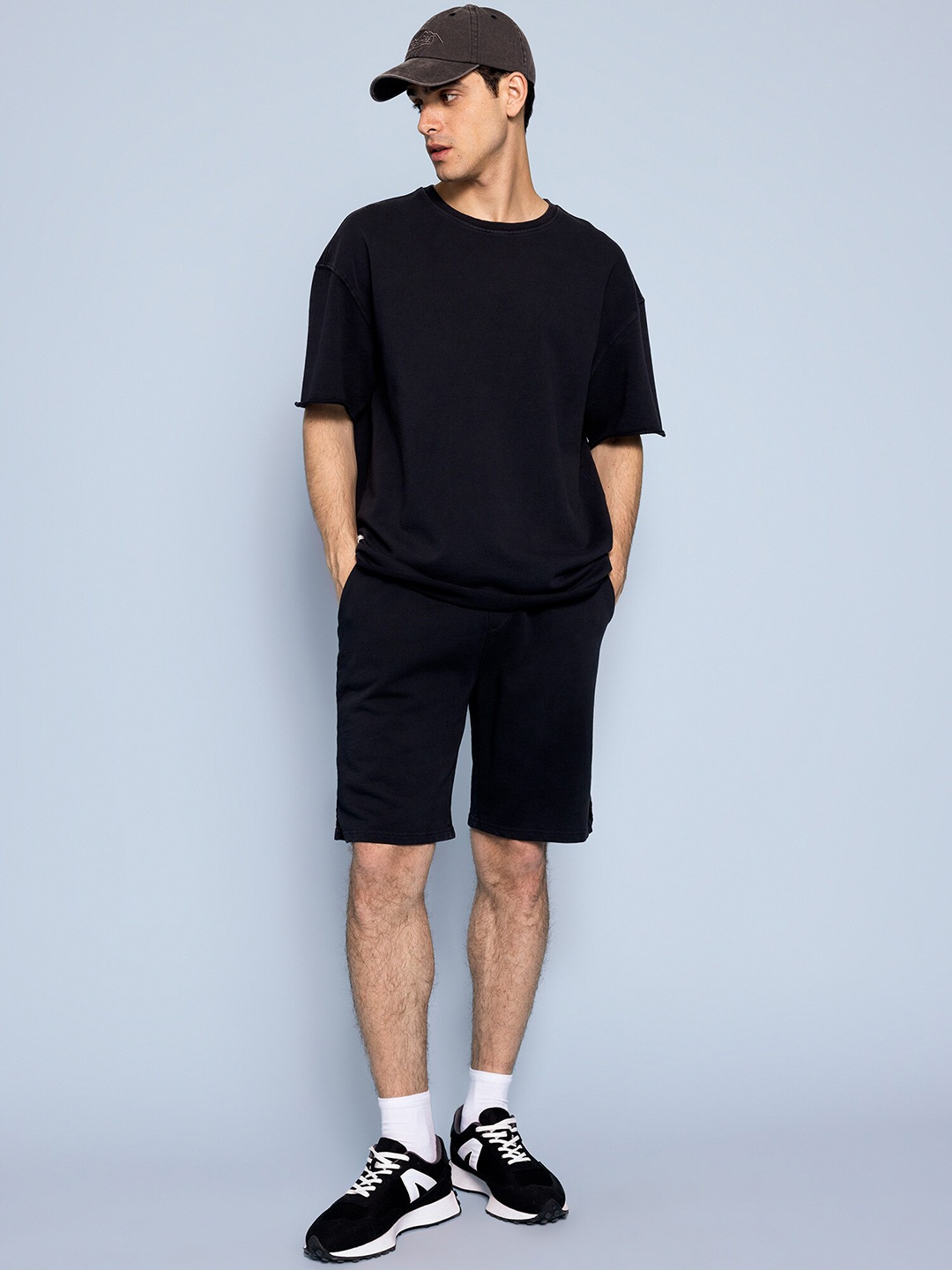 

DeFacto Men Mid-Rise Pure Cotton Sports Shorts, Black