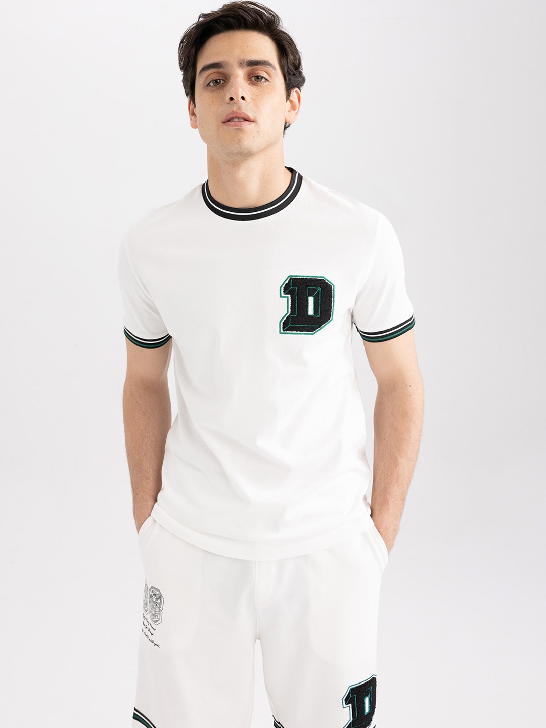 

DeFacto Men Printed Mid-Rise Regular Fit Sports Shorts, White