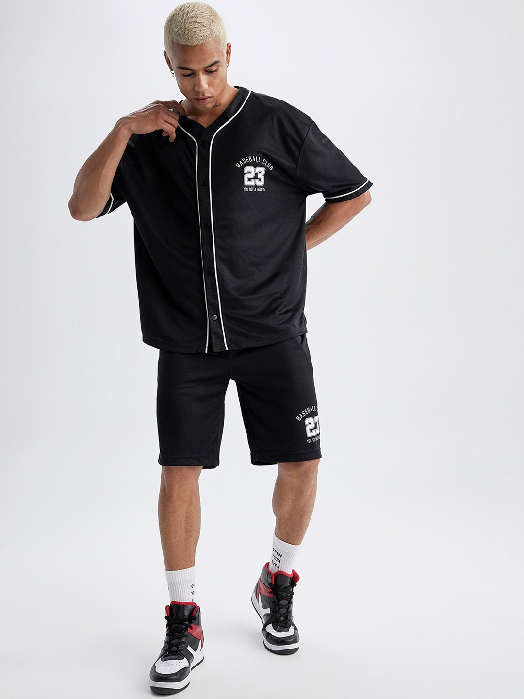 

DeFacto Men Mid Raise Sports Shorts, Black