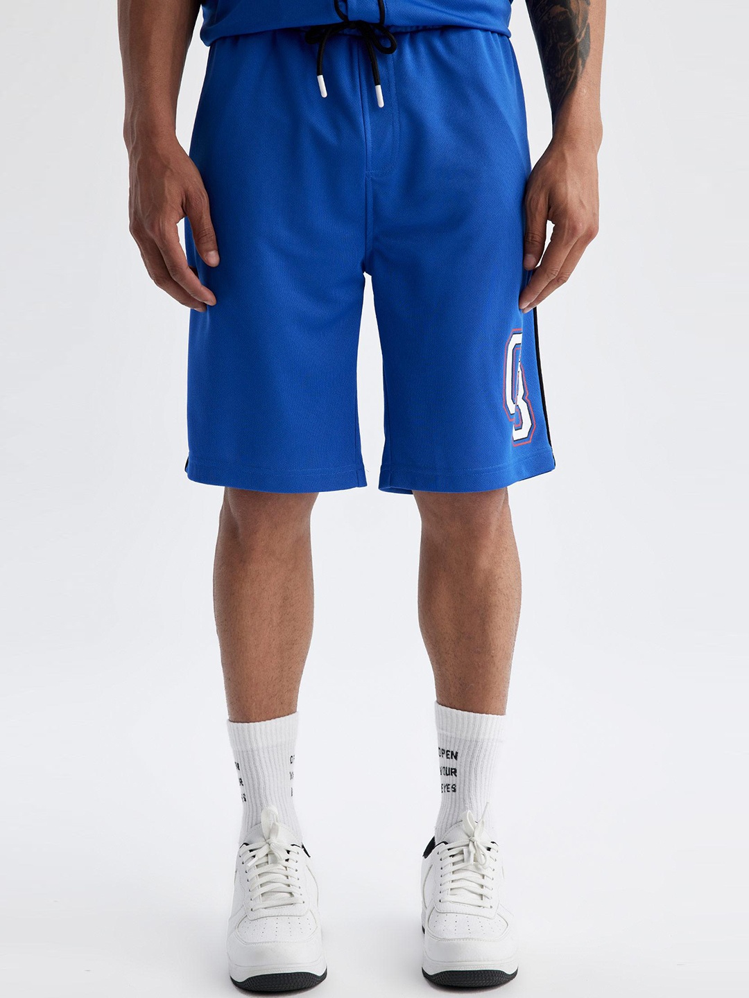 

DeFacto Men Mid-Rise Regular Fit Sports Shorts, Blue