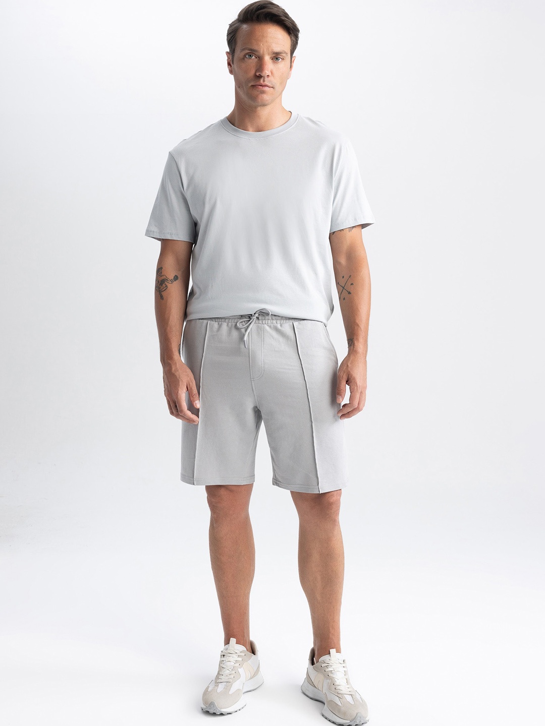 

DeFacto Men Mid-Rise Shorts, Grey