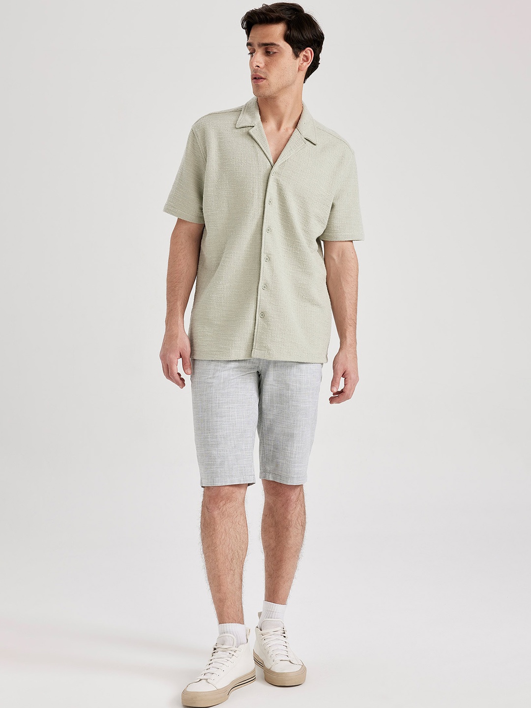 

DeFacto Men Mid Rise Pure Cotton Shorts, Grey