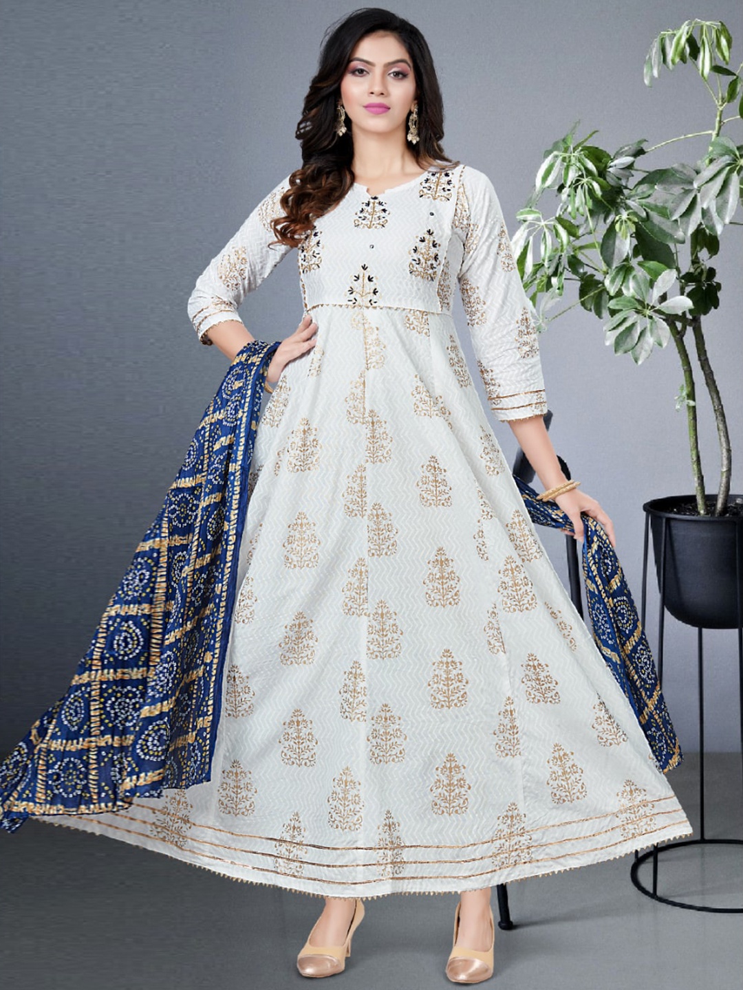 

Angroop Women White Floral Printed Thread Work Anarkali Kurta