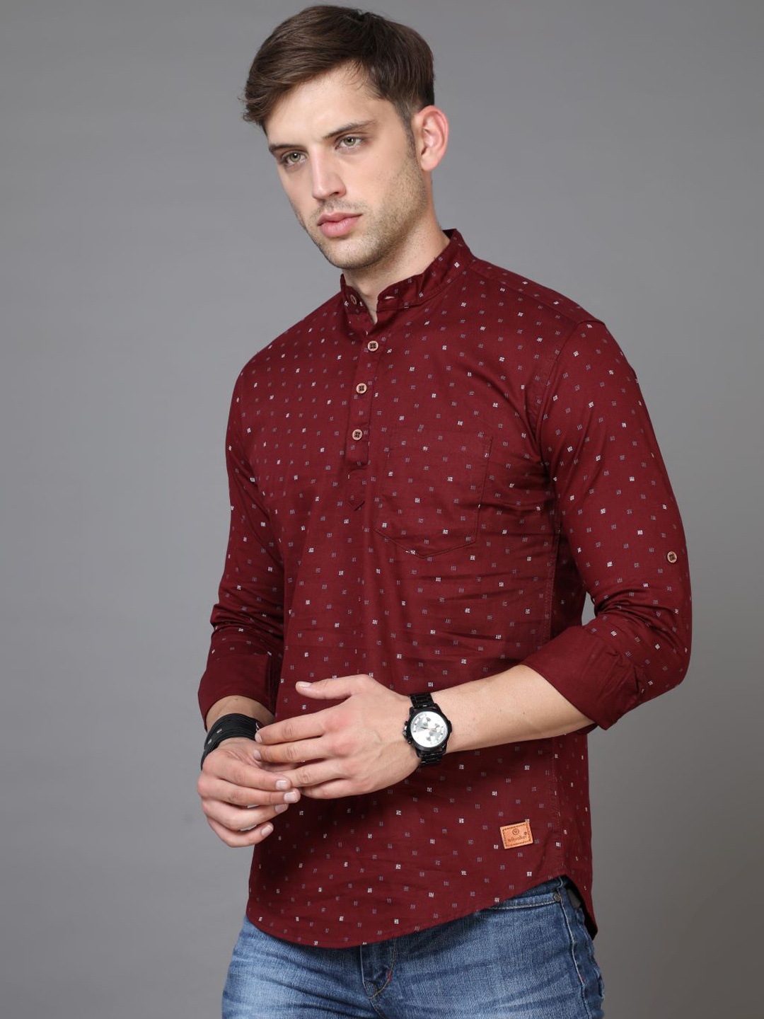 

Tallwalker Geometric Printed Mandarin Collar Rolled-Up Sleeves Kurta, Red