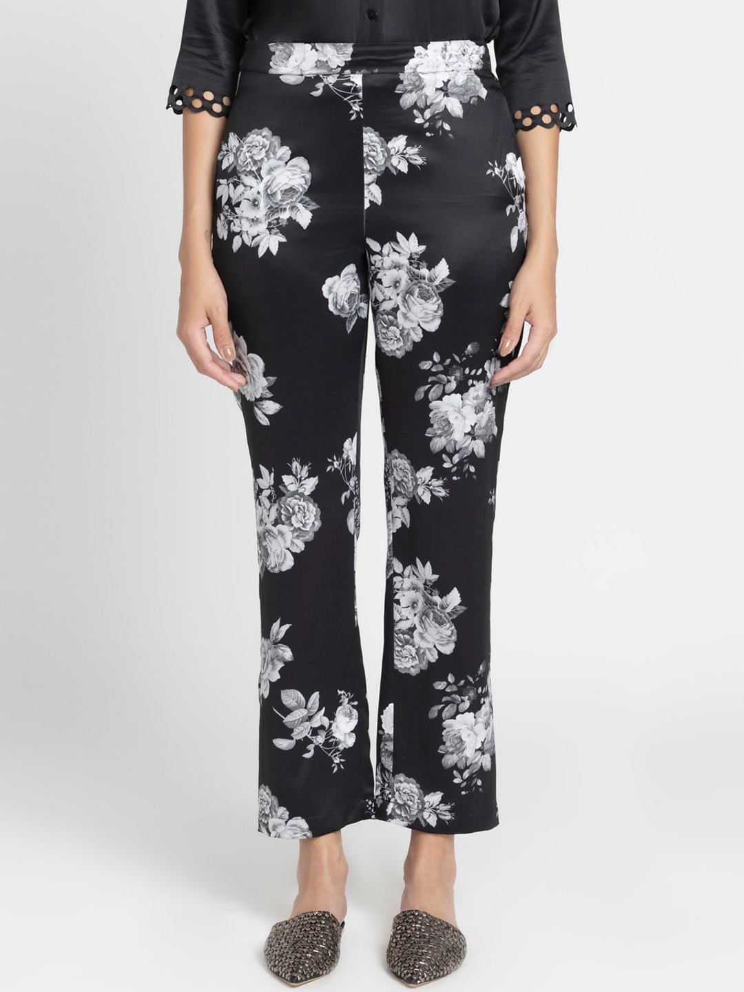 

SHAYE Women Floral Printed Smart Slim Fit Trousers, Black