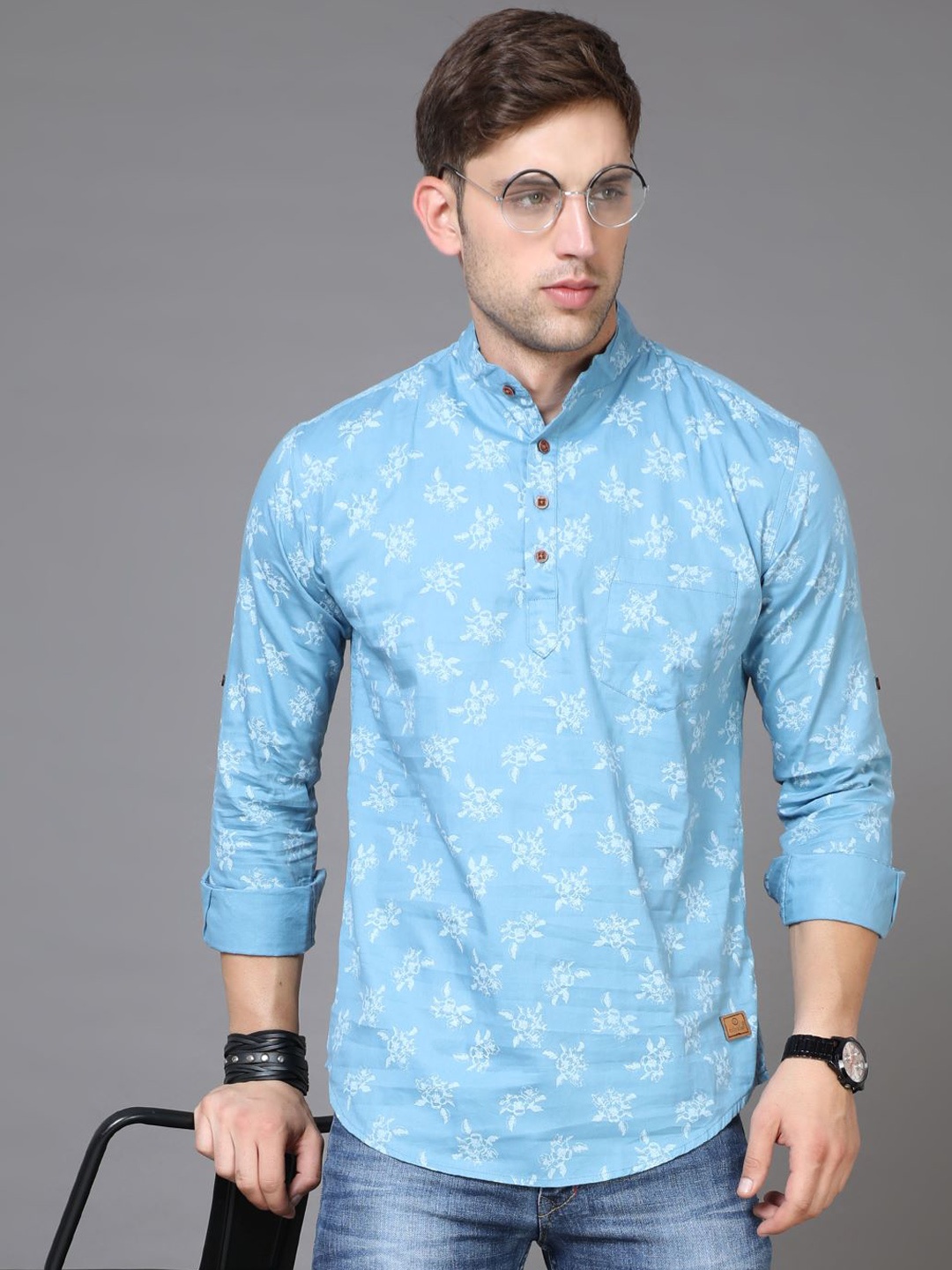 

Tallwalker Floral Printed Mandarin Collar Roll-Up Sleeve Thread Work Pure Cotton Kurta, Blue