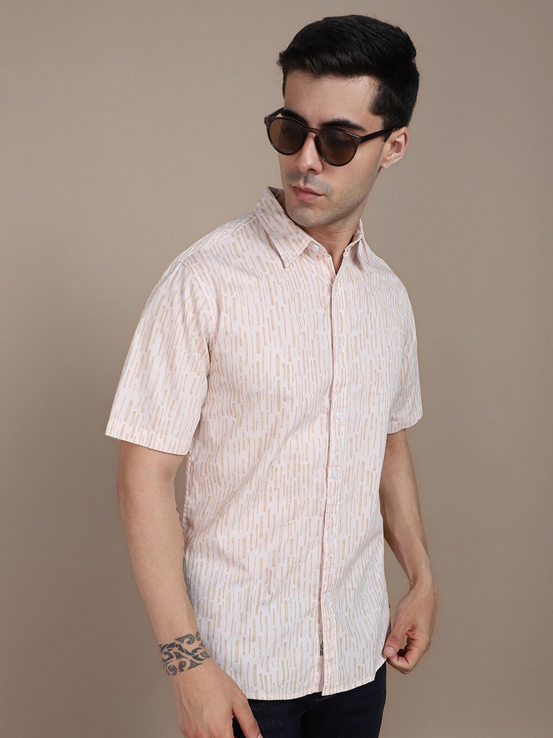 

Dennis Lingo Geometric Printed Cotton Slim Fit Opaque Casual Shirt, Khaki
