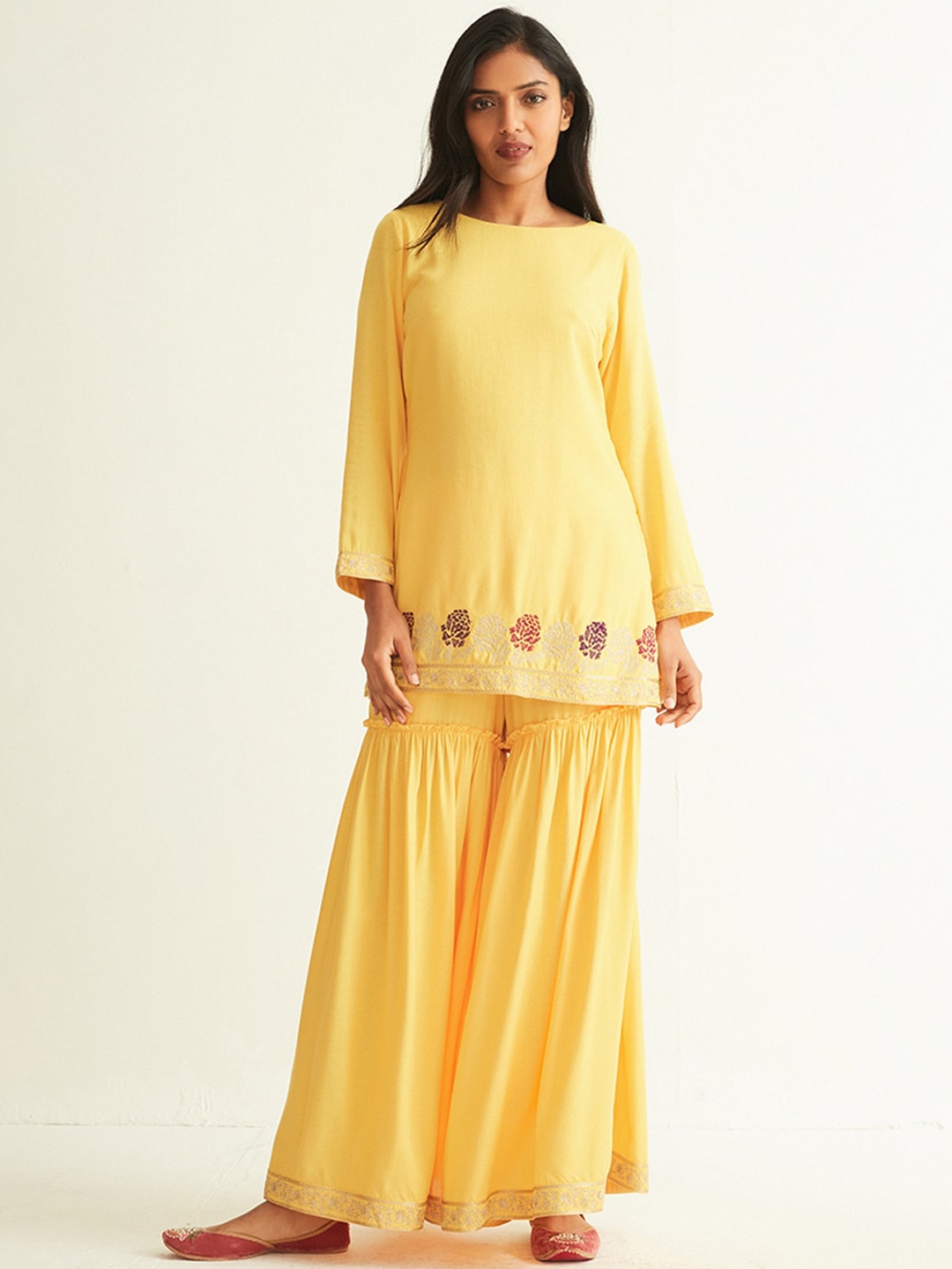 

Ancestry Boat Neck Thread Work Straight Kurti, Yellow