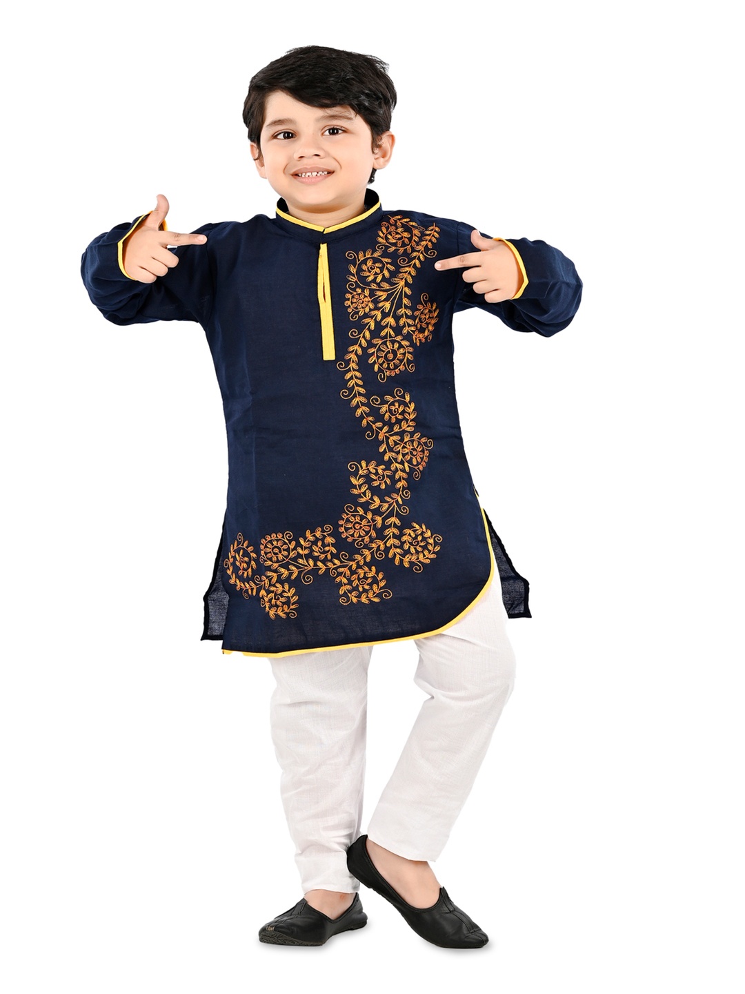 

BAESD Boys Mandarin Collar Floral Embroidered Regular Kurta with Trousers, Blue