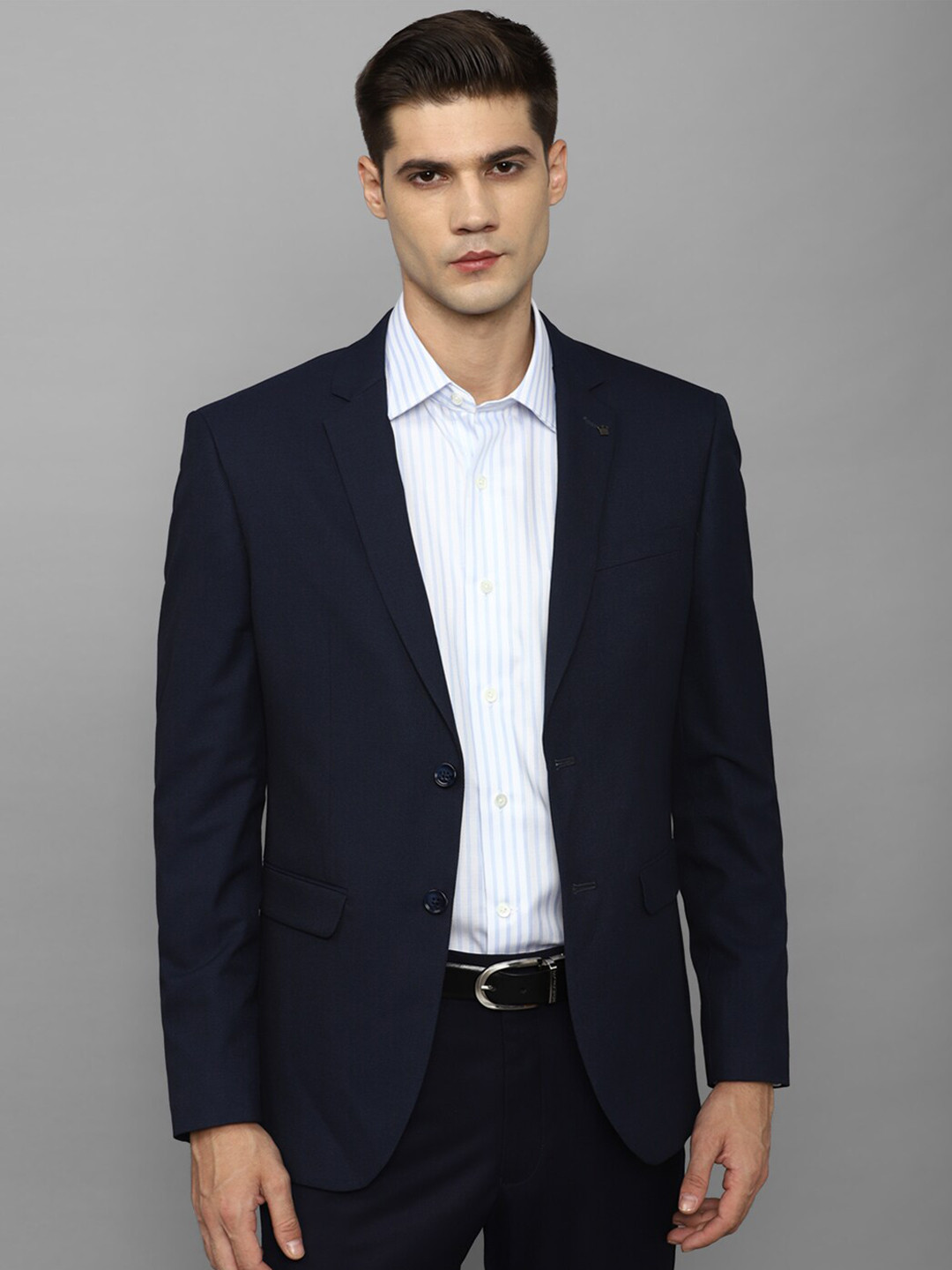 

Louis Philippe Single-Breasted Slim-Fit Formal Blazer, Navy blue