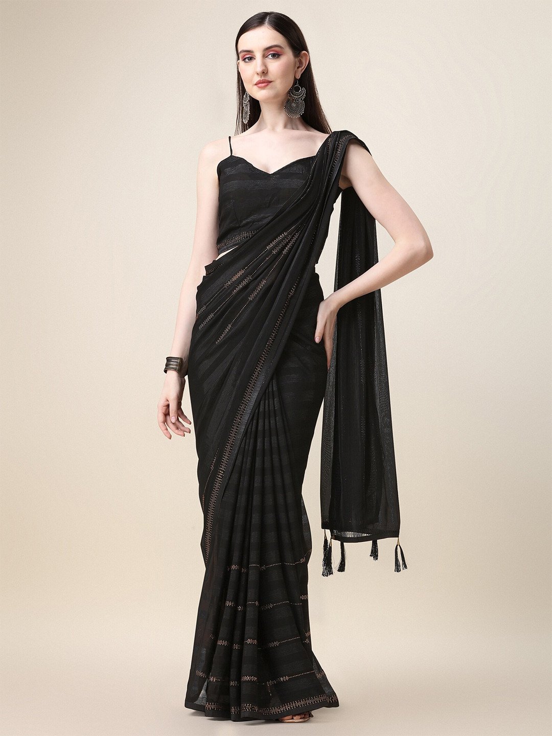 

Vaidehi Fashion Embellished Beads and Stones Pure Silk Saree, Black