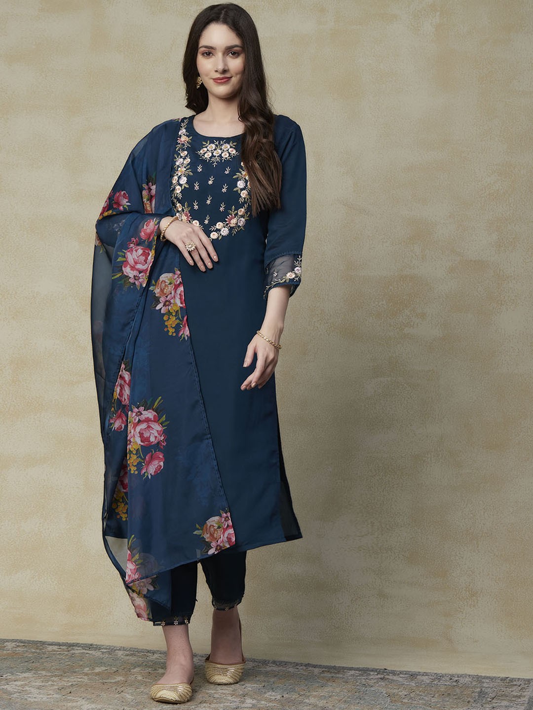 

FASHOR Teal & Pink Floral Embroidered Regular Kurta with Trousers & With Dupatta