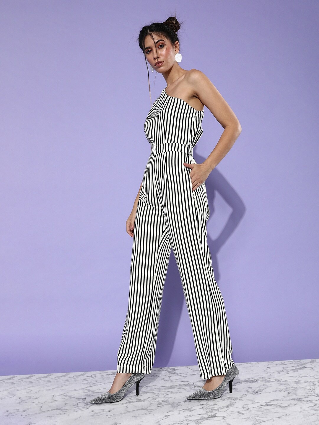 

HERE&NOW Black & White Striped One Shoulder Basic Jumpsuit