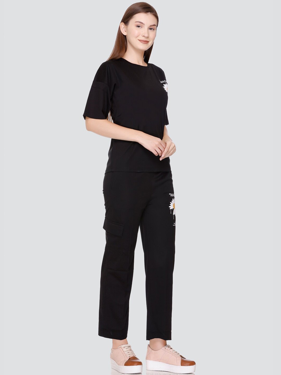 

PRINCY KNITWEARS Floral Printed T-Shirt & Trouser Co-Ords Set, Black