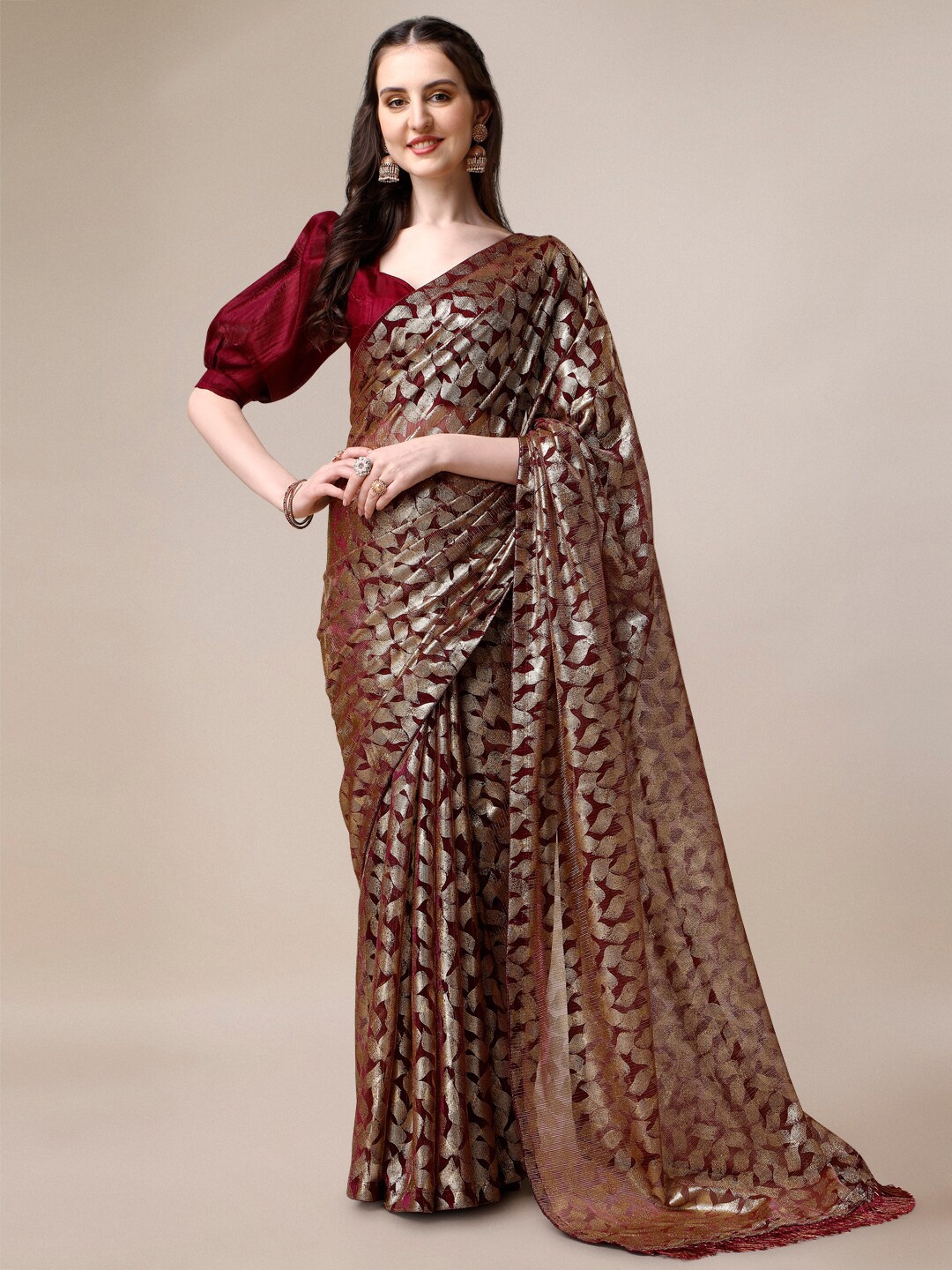 

Indian Women Floral Printed Silk Blend Saree, Maroon