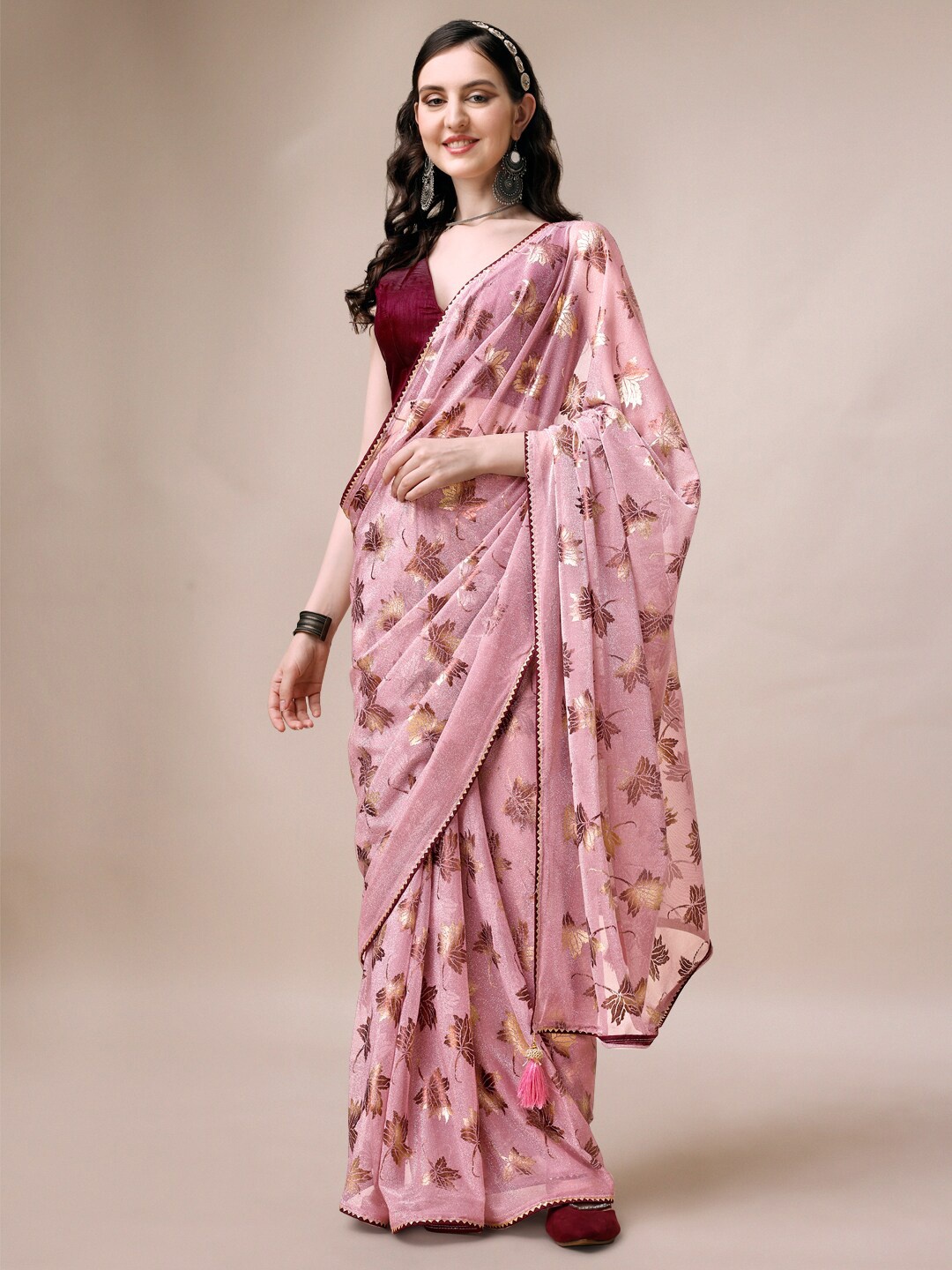 

Indian Women Pink & Gold-Toned Floral Printed Silk Blend Saree