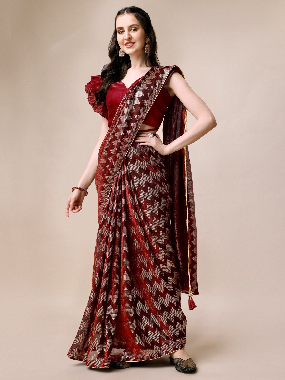 

Indian Women Geometric Printed Silk Blend Saree, Maroon