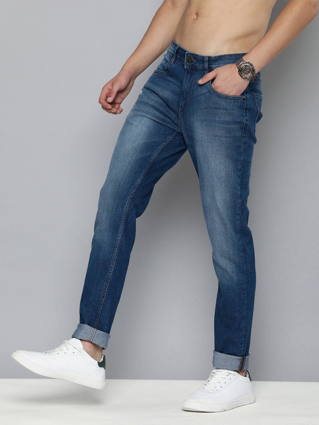 

Harvard Men Tapered Fit Light Fade Jeans, Blue