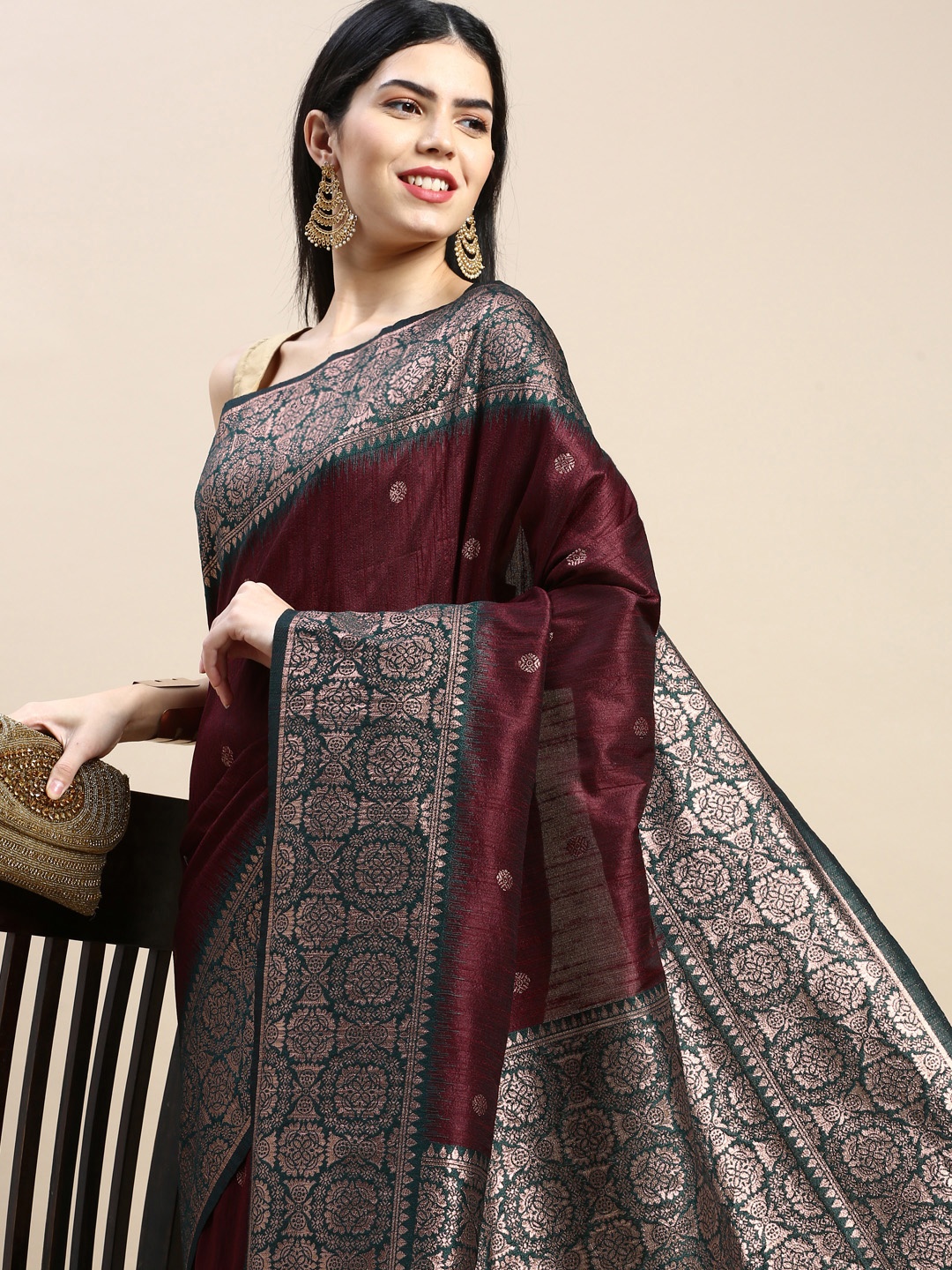 

VISHNU WEAVES Woven Design Ethnic Motifs Zari Kanjeevaram Saree, Burgundy