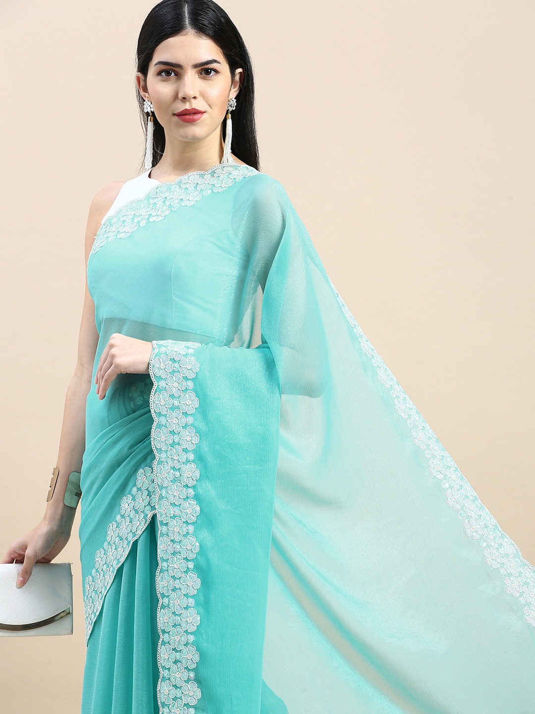 

VISHNU WEAVES Sequinned Embroidered Saree, Turquoise blue
