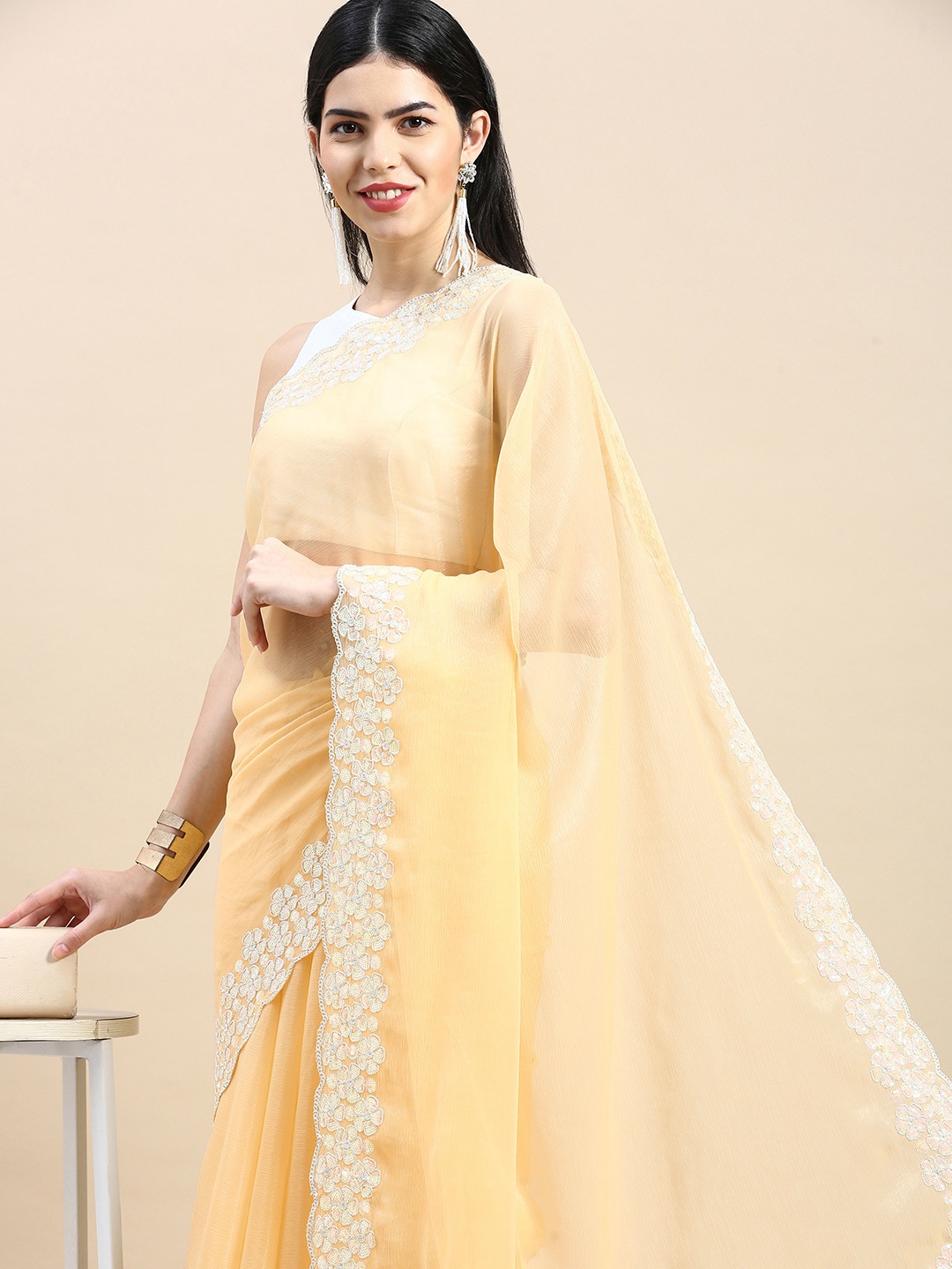 

VISHNU WEAVES Sequinned Embroidered Saree, Yellow