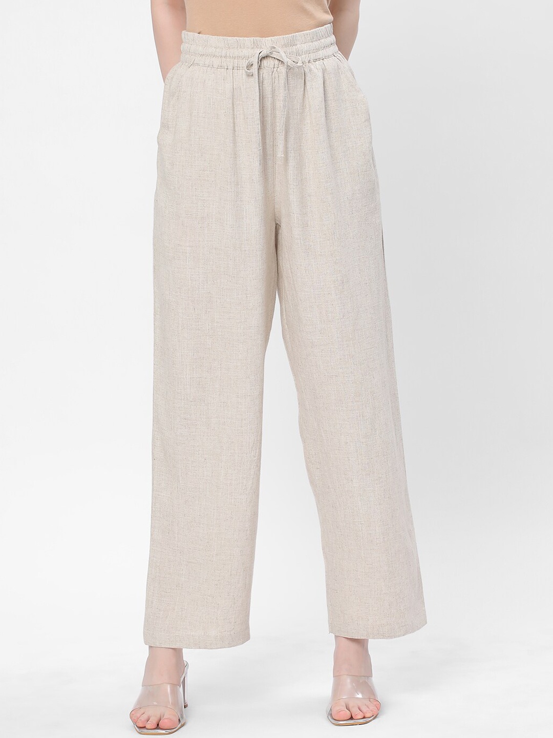 

R&B Women Mid-Rise Pleated Parallel Trousers, Off white