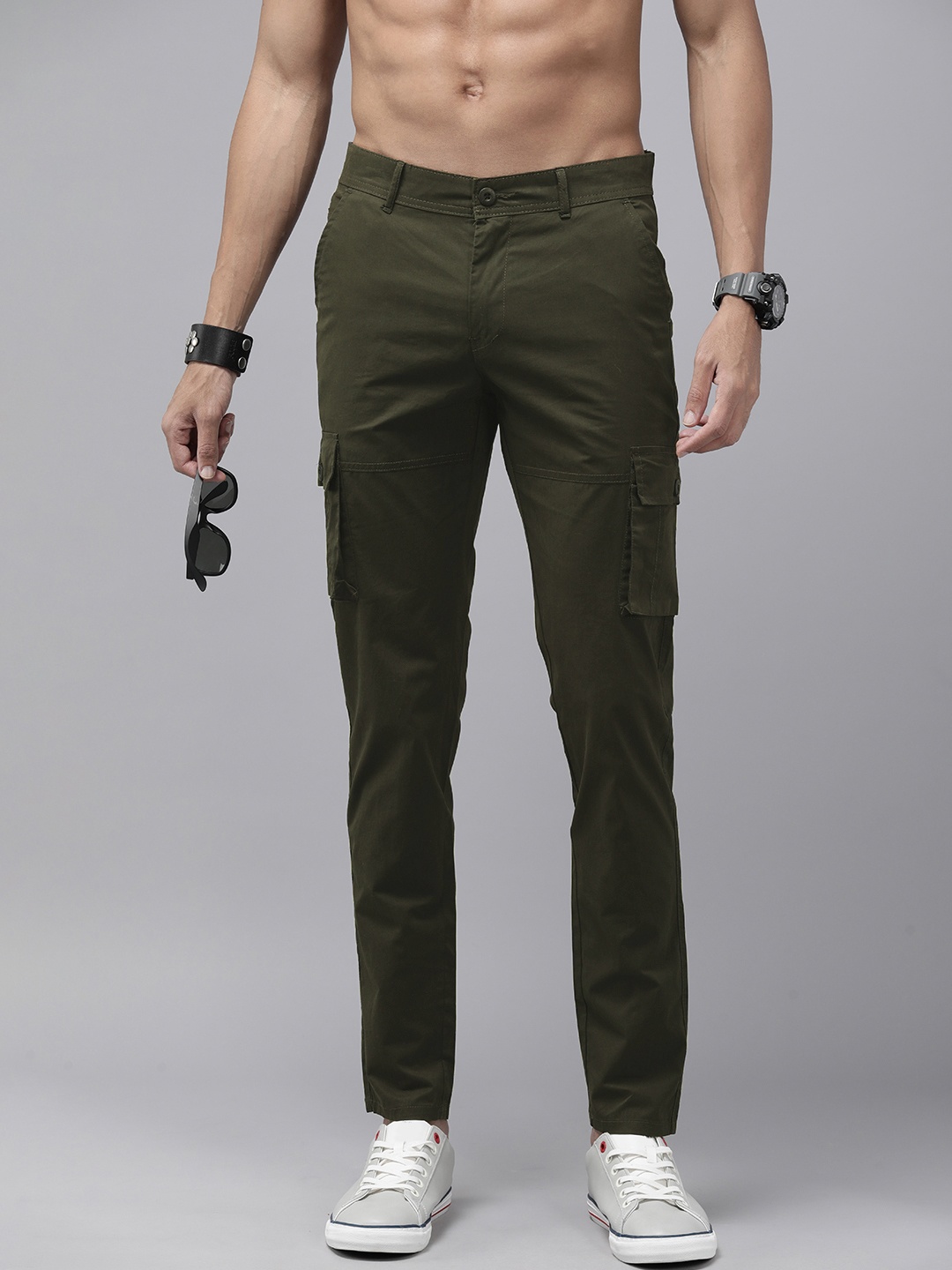 

Roadster Men Slim Fit Cargos, Green