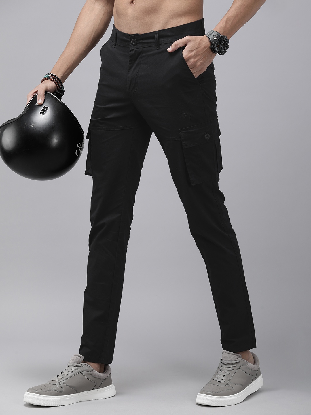 

Roadster Men Slim Fit Cargos, Black