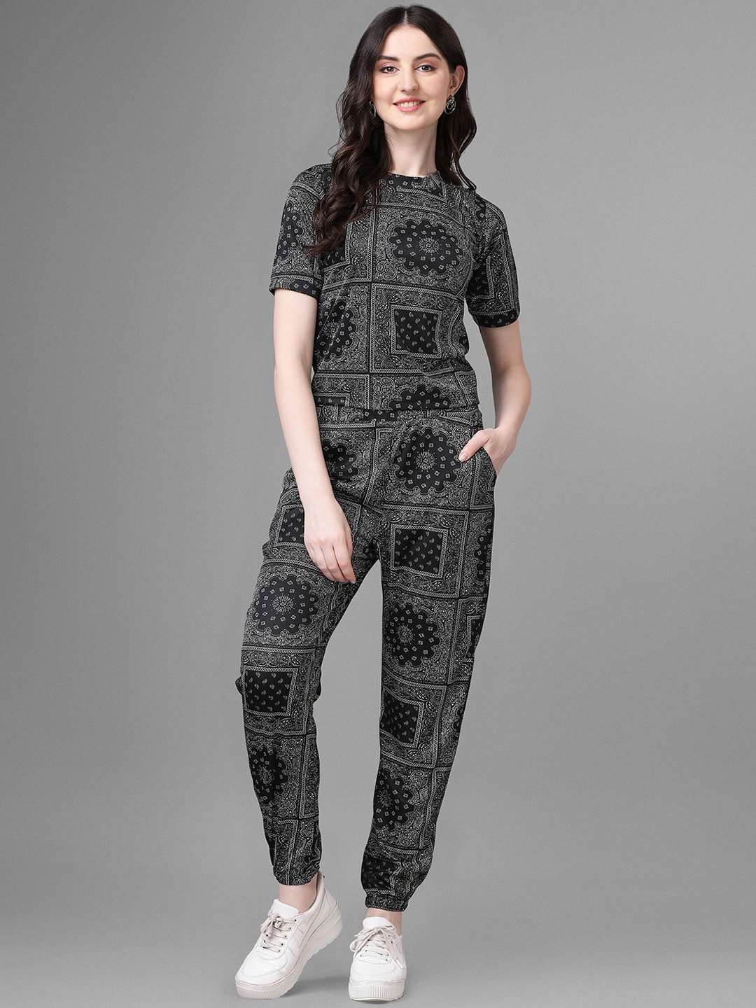 

DL Fashion Paisley Printed Top With Joggers, Black