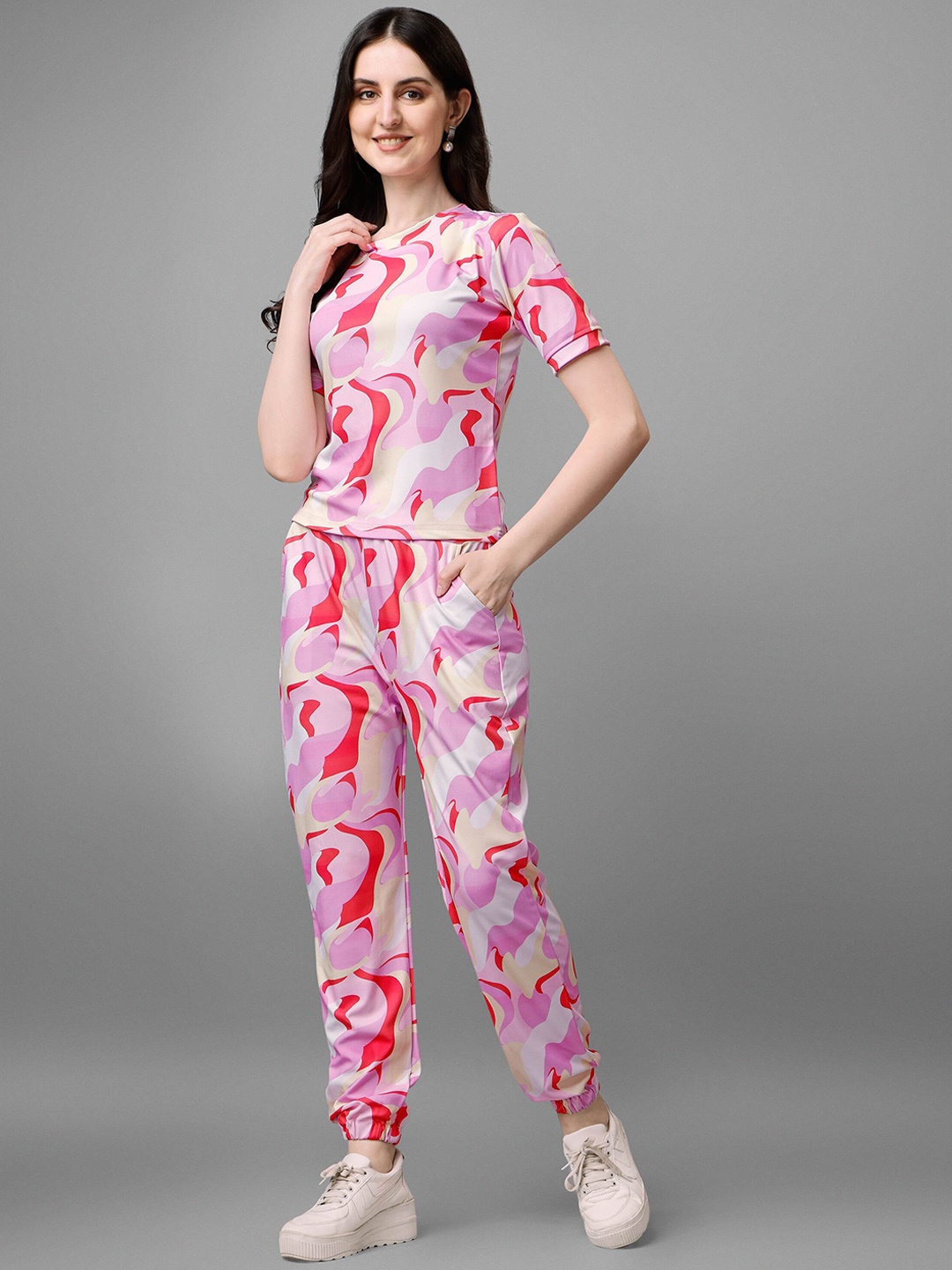 

DL Fashion Printed Round Neck Top & Joggers, Pink
