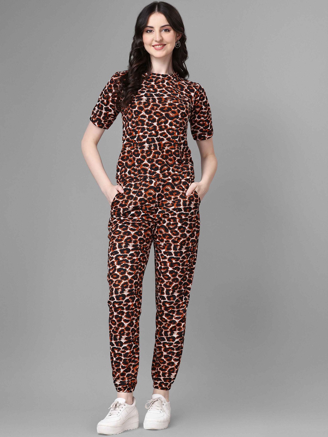 

DL Fashion Printed Round Neck T-shirt & Jogger, Brown