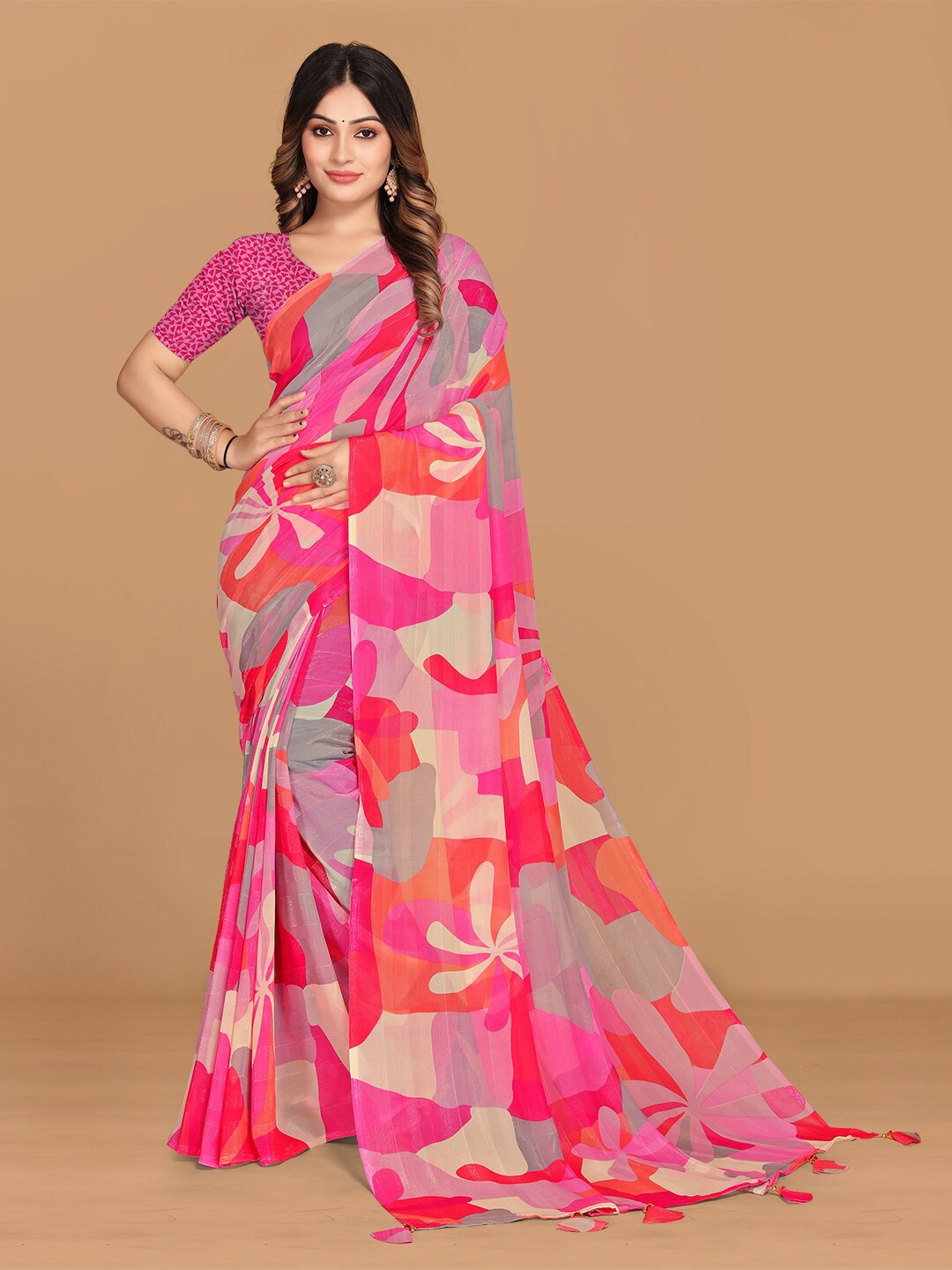 

Triveni Abstract Printed Pure With Jaali Border Pure Georgette Saree, Red