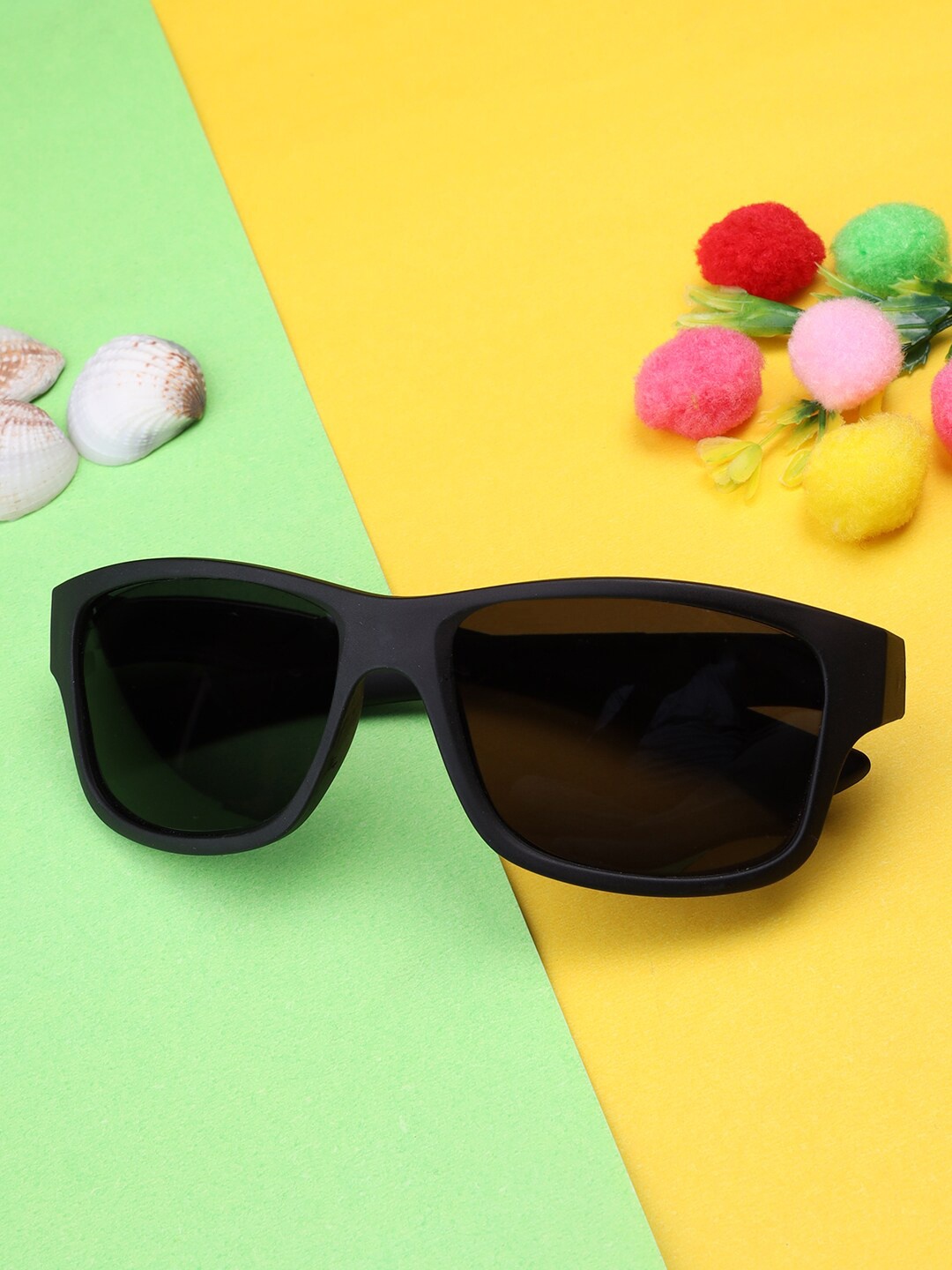 

Kastner Unisex Oval Sunglasses with Polarised and UV Protected Lens, Black