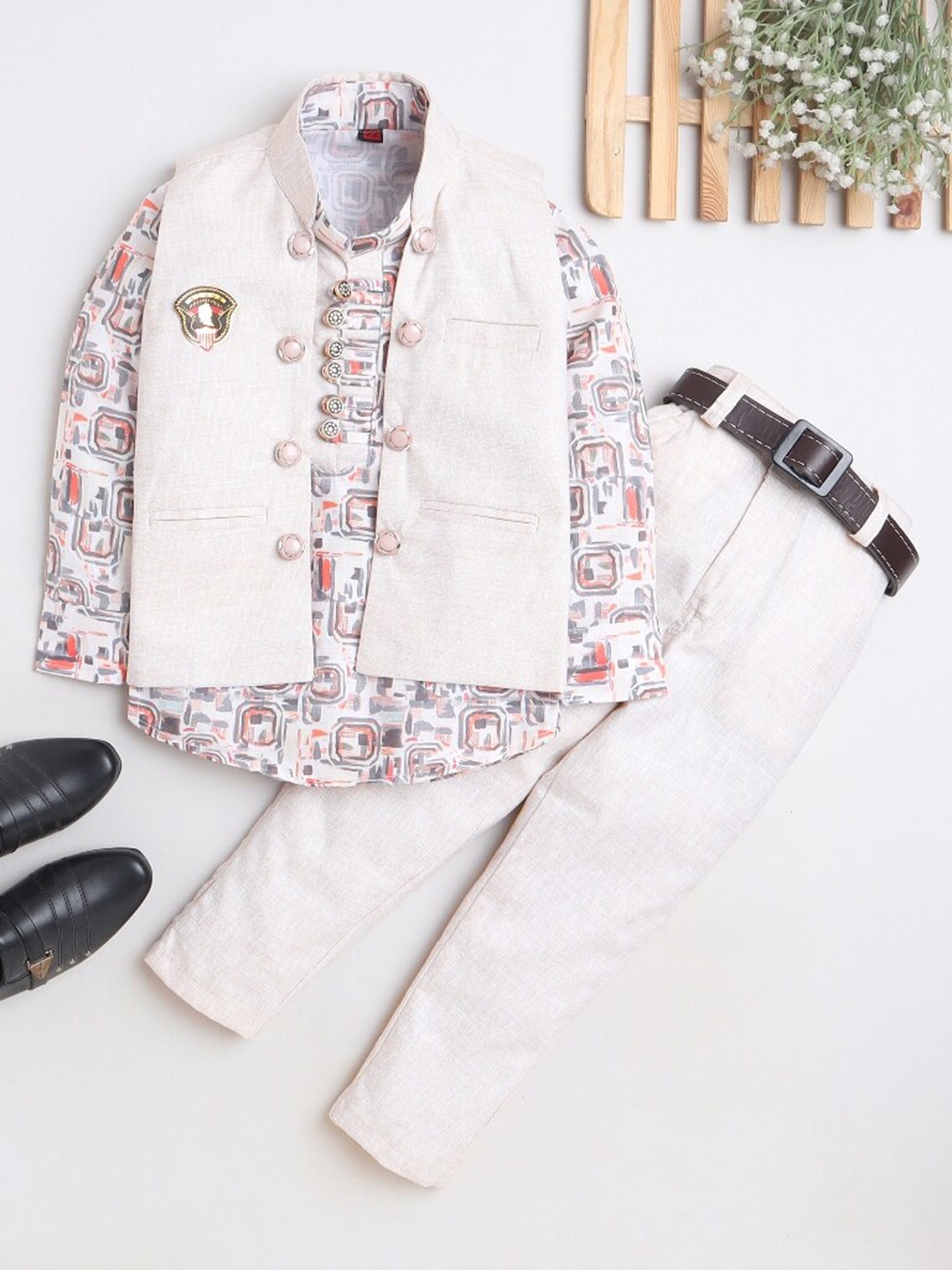 

FOURFOLDS Boys Printed Shirt With Trousers & Nehru Jacket, Off white