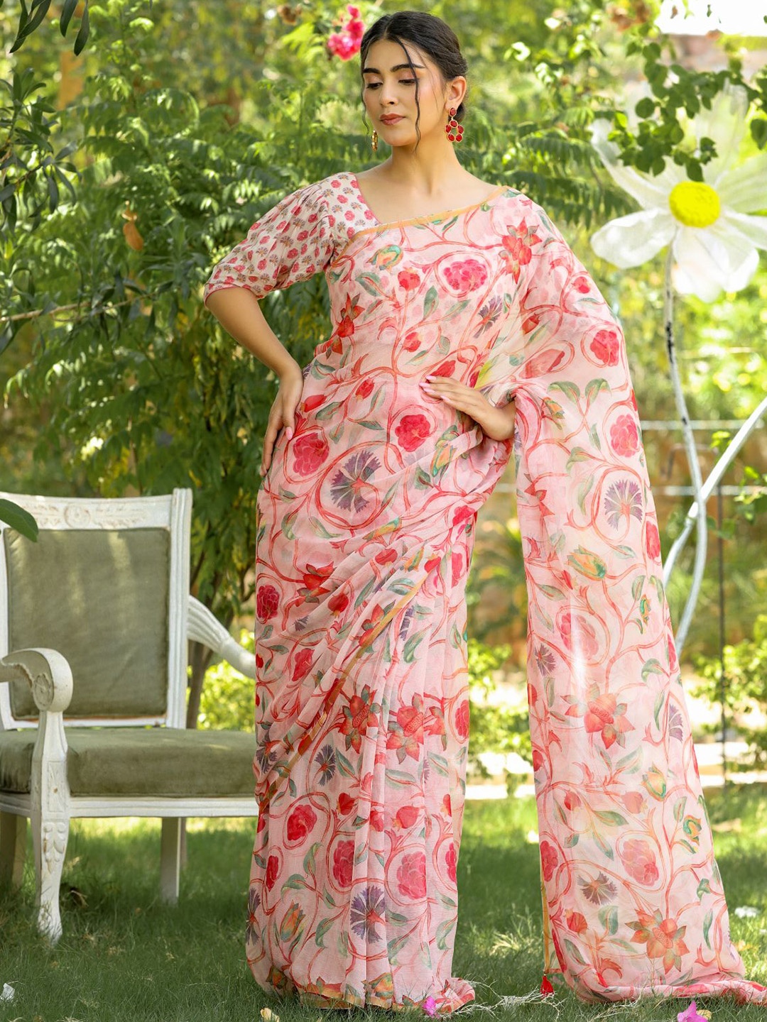 

ZARI Floral Printed Poly Chiffon Saree, Pink