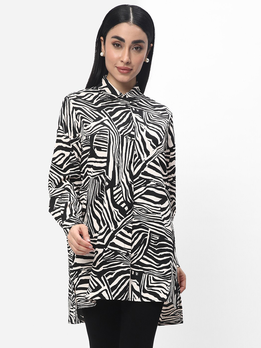 

R&B Geometric Print Shirt Style Longline Top, Black