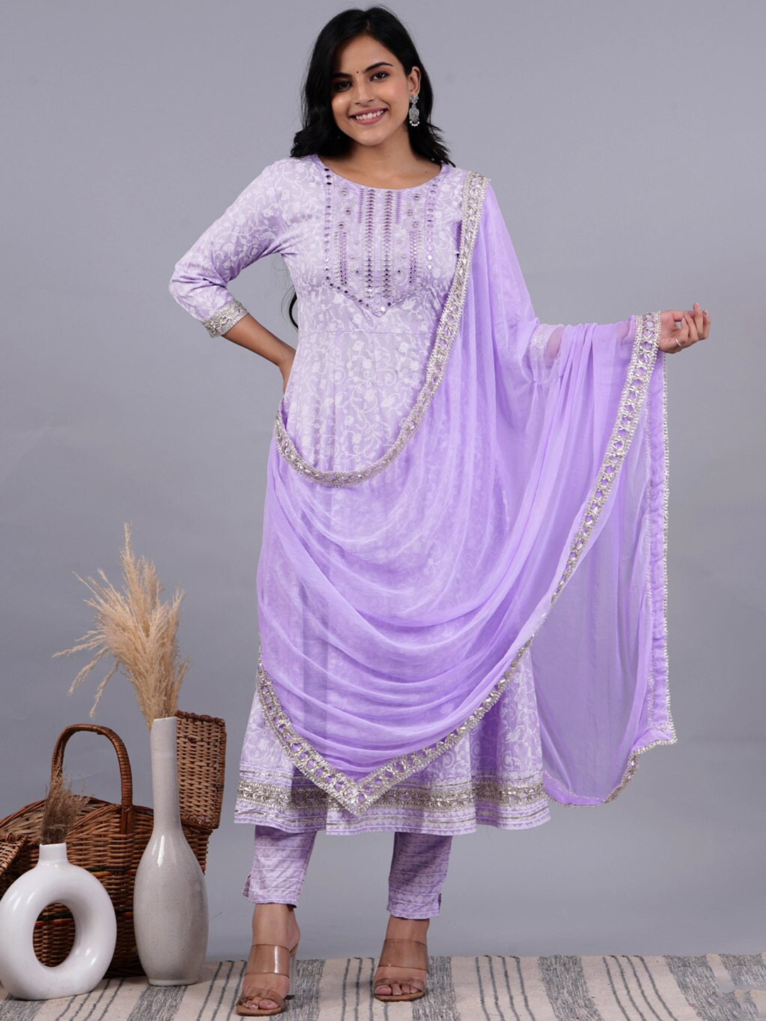 

UNISETS Floral Printed Gotta Patti Kurta With Trousers & With Dupatta, Purple